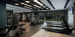 Fitness completo com esteiras, bicicletas e equipamentos completos para você manter a sua saúde sem desculpas dentro do seu próprio condomínio
